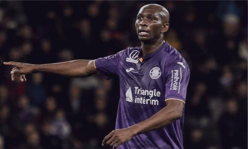  斯特拉斯堡遭遇三连败，主教练面临下课危机  